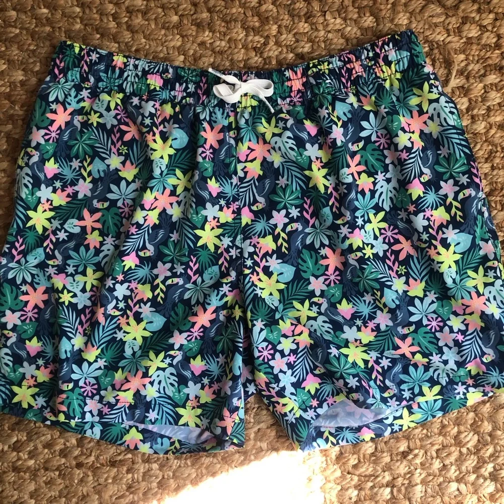 New: Chubbies 5.5 Inseam Swim Trunks. Size Large